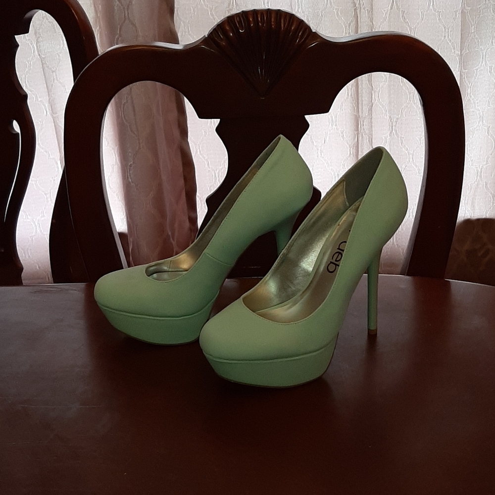 Mint colour green heels size 9